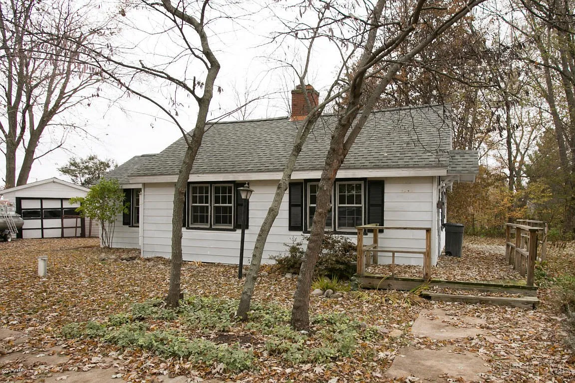193 Lyon Lake Rd photo 1