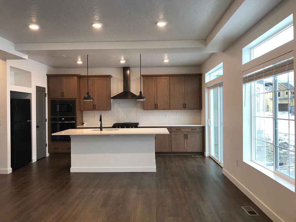1st image of 4138 W Red Clover Dr