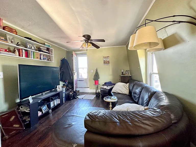 145 Highland Ave #2 — Photo 5