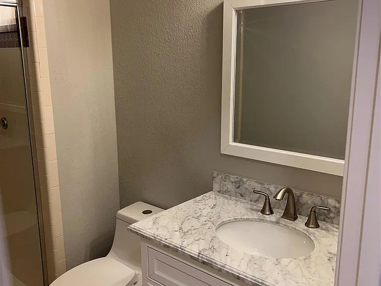 829 Ash Grove Ln — Photo 12