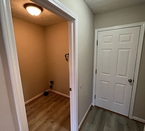 4th image of 4139 Apple Creek Dr