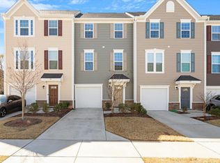 515 Autumn Cure Ct, Fuquay Varina, NC 27526