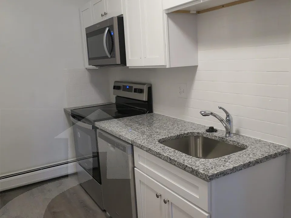 205 Highland Ave #5