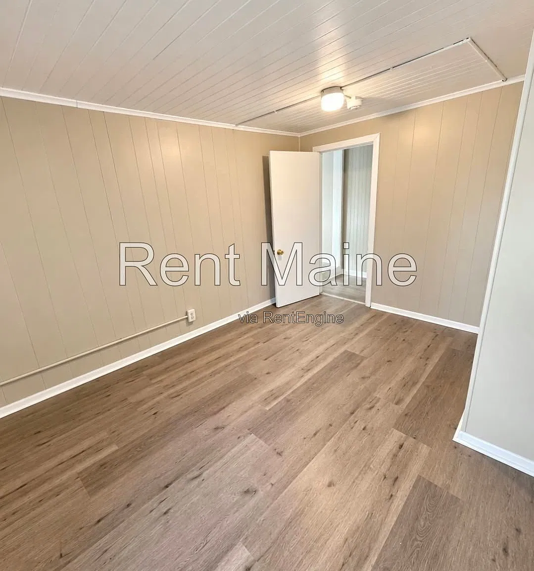 3 bed, 1.0 bath, 790 sqft, $1,800 — Photo 3