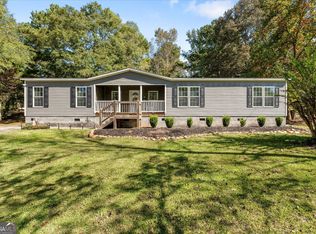 215 Navajo Trl, Bowdon, GA 30108