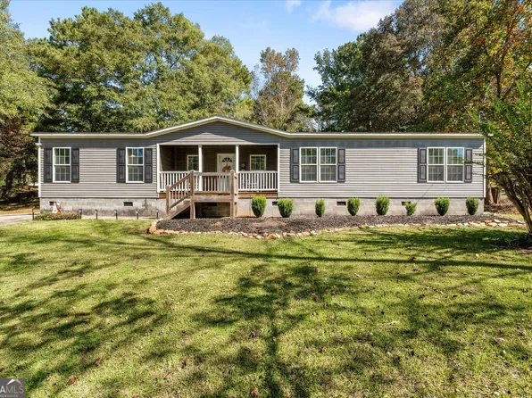 215 Navajo Trl, Bowdon, GA 30108
