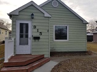915 Main St, Bottineau, ND 58318