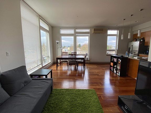 4th image of 4547 8th Ave NE APT 608