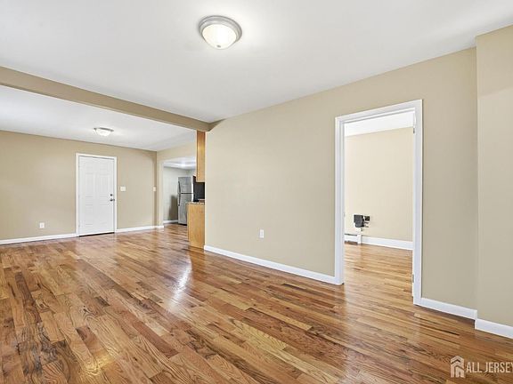 2nd image of 164 S Ridgewood Rd #2