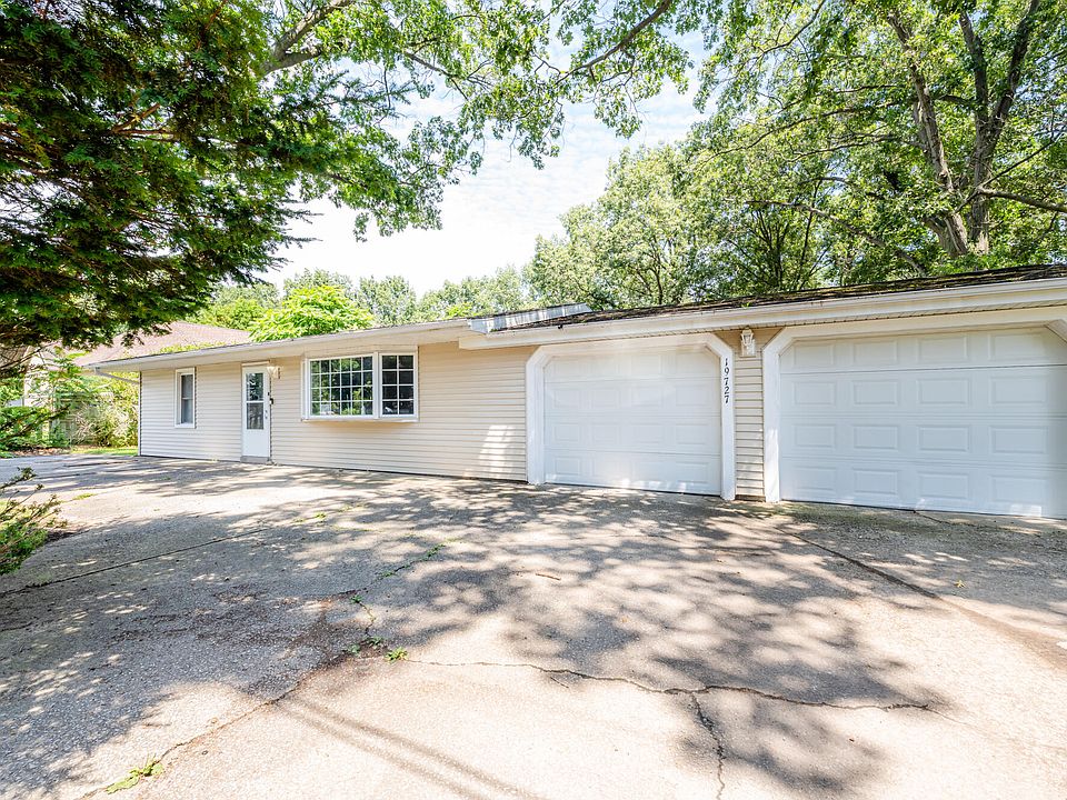 1st image of 19727 Dogwood Dr