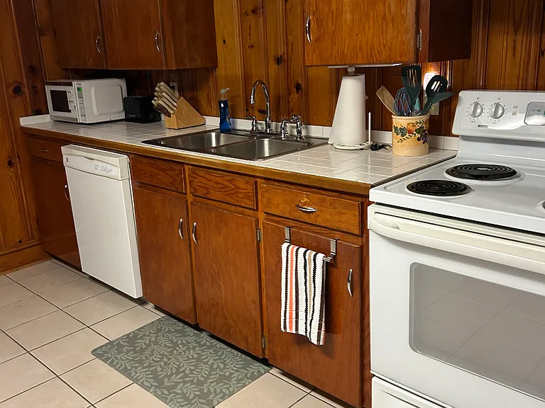 4165 Sugar Hill Rd — Photo 2