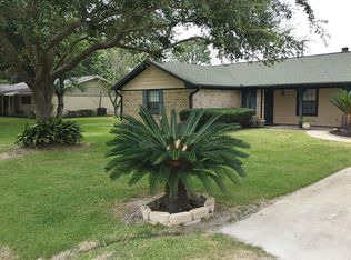 538 Meadowcroft Ln, Winnie, TX 77665