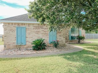 10 Apache Dr, Picayune, MS 39466