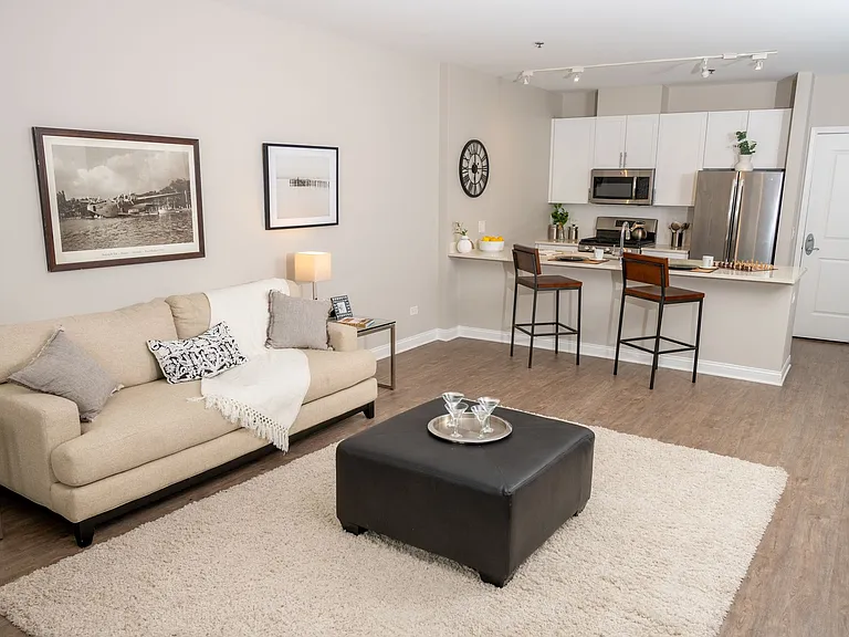 The Residence at the Glen Town Center — Photo 27