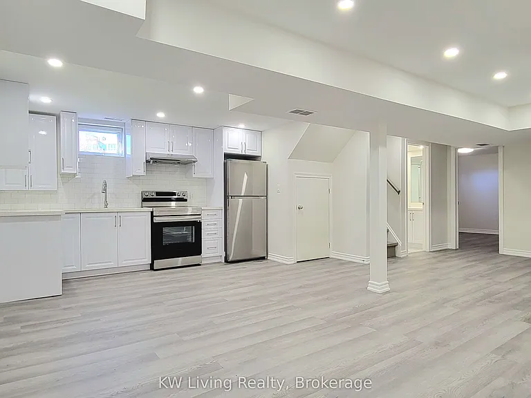 6 Gardens Cres #BASEMENT — Photo 3