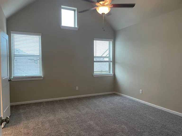 2507 Manor Valley Ct — Photo 14