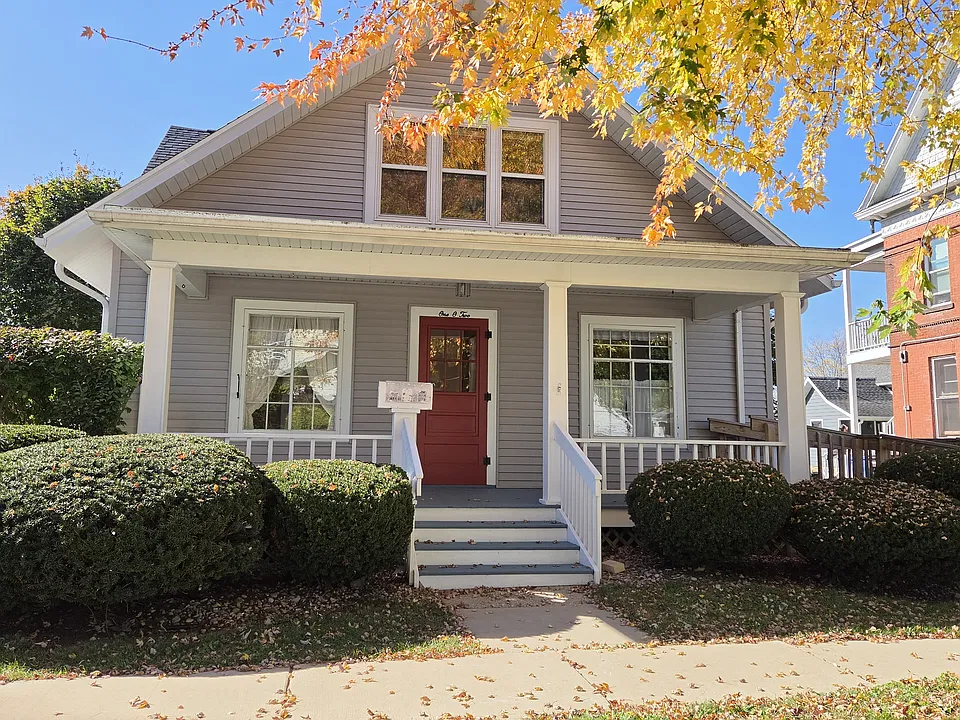 102 S 5th St