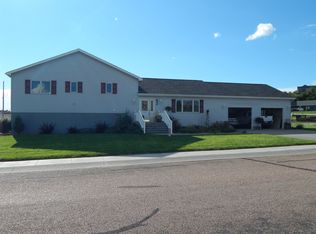 890 Darlin St, Sutherland, NE 69165