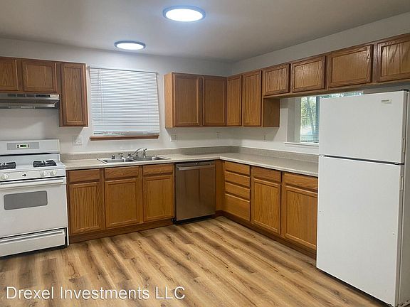 4th image of 1272 Sherman Ave