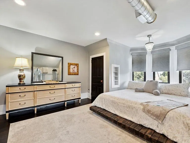 415 W Union St — Photo 13