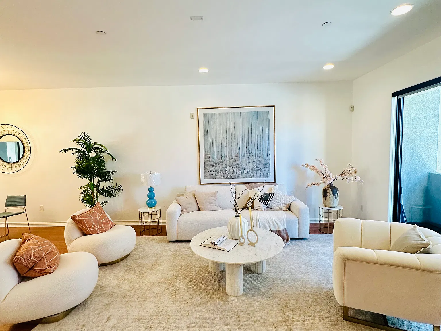 2 bed, 1200 sqft, $3,900 — Photo 1
