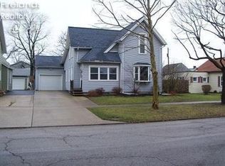 615 Maple St, Fostoria, OH 44830