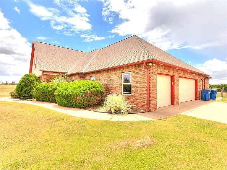 Listing photo 4