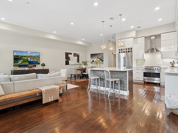 5th image of 72 Essex St APT 1