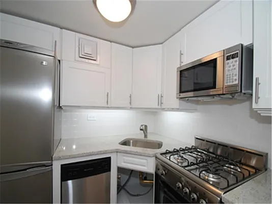 Rented by Buchbinder & Warren | media 3