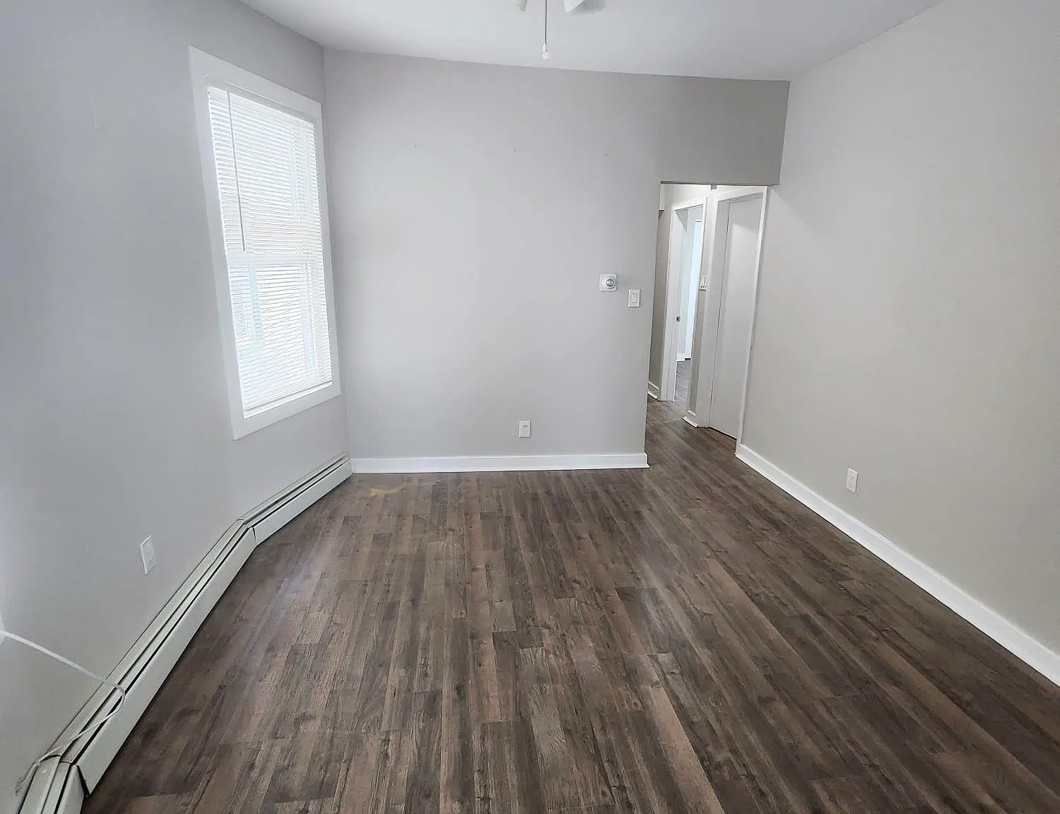 4 bed, 1.0 bath, 1220 sqft, $3,200 — Photo 3