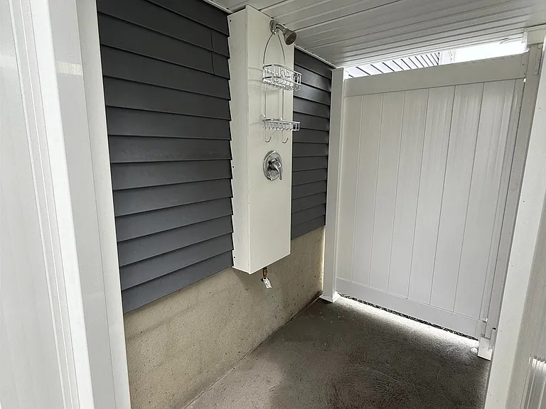 7607 Burk Ave — Photo 47