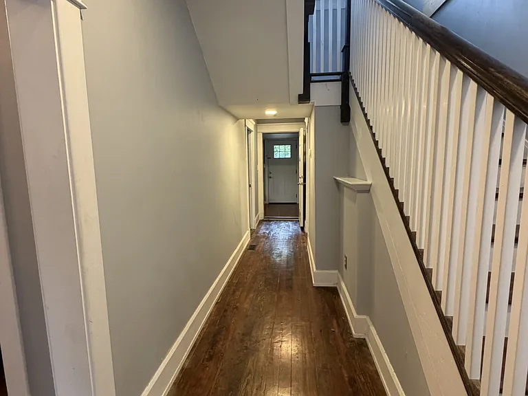 1018 N Maple St — Photo 5