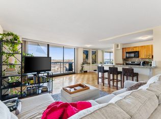 60 Longwood Ave APT 902, Brookline, MA 02446