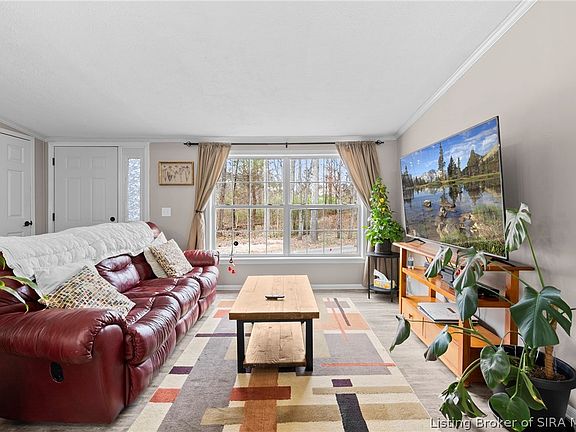 4th image of 829 Greenrow Drive