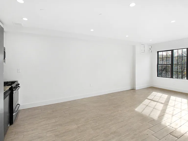 955 Lafayette Ave #2 — Photo 9