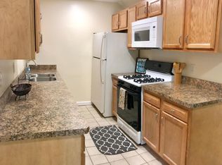 620 Bradley Rd, Springfield, MA 01109