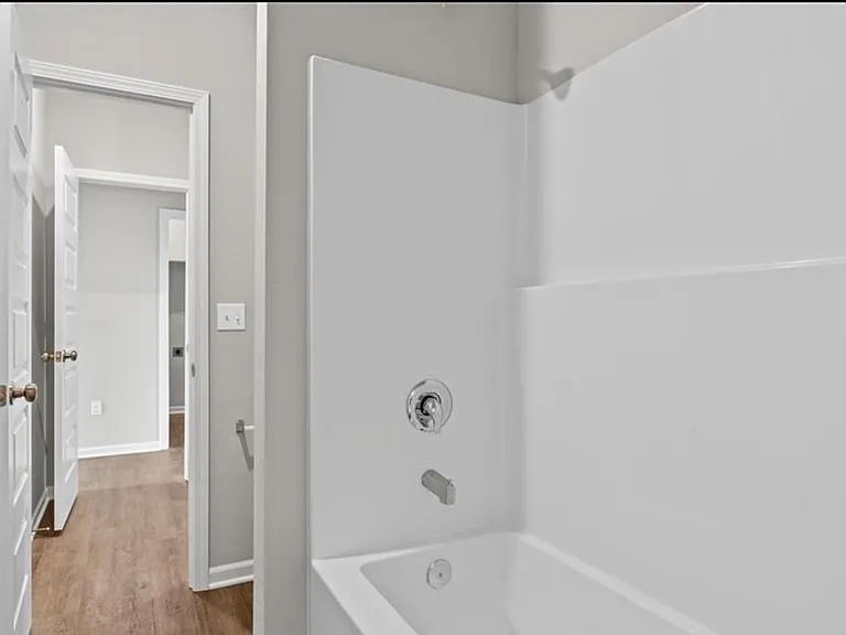 571 N Pecan St — Photo 10
