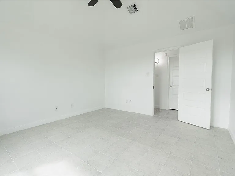 24207 Asher Hollow Ln — Photo 9