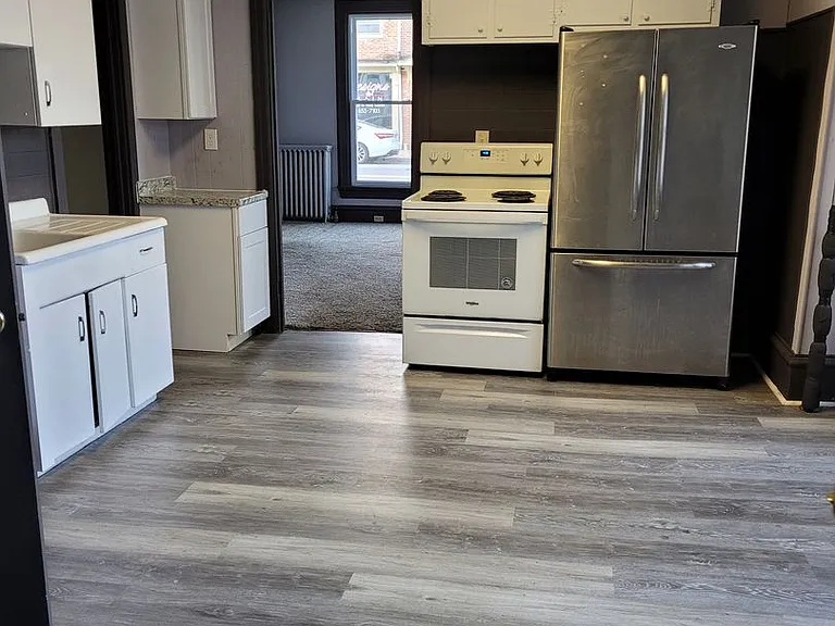 205-209 E Main St — Photo 1