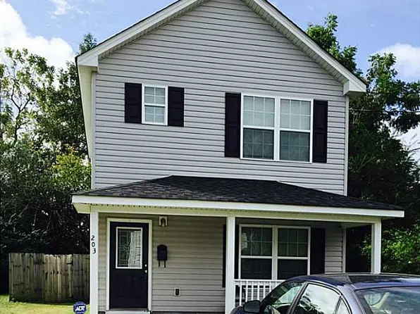 203 Columbus Ave, Suffolk, VA 23434