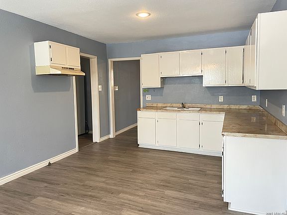 5th image of 145 LEROUX ST