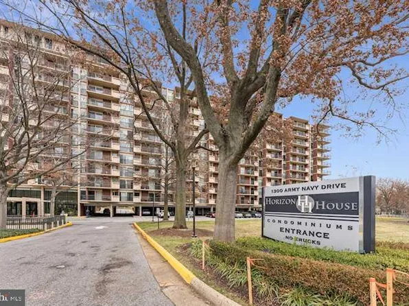 1300 Army Navy Dr APT 306, Arlington, VA 22202