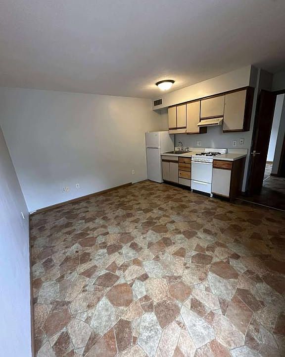 1st image of 1706 Tippecanoe Dr APT D