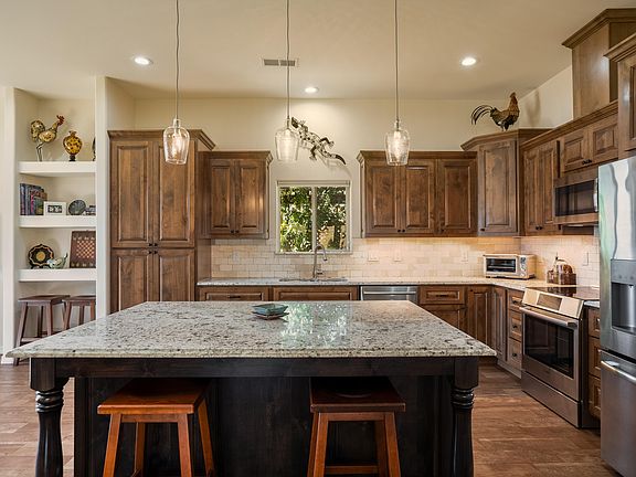 3rd image of 6323 Blueberry Ln NW