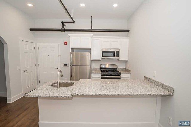 1st image of 545 Valley Brook Ave #3A