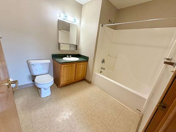 5th image of 410 13th Ave NW Unit 16