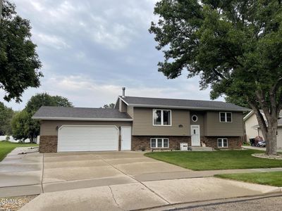 1744 Wichita Dr, Bismarck, ND, 58504