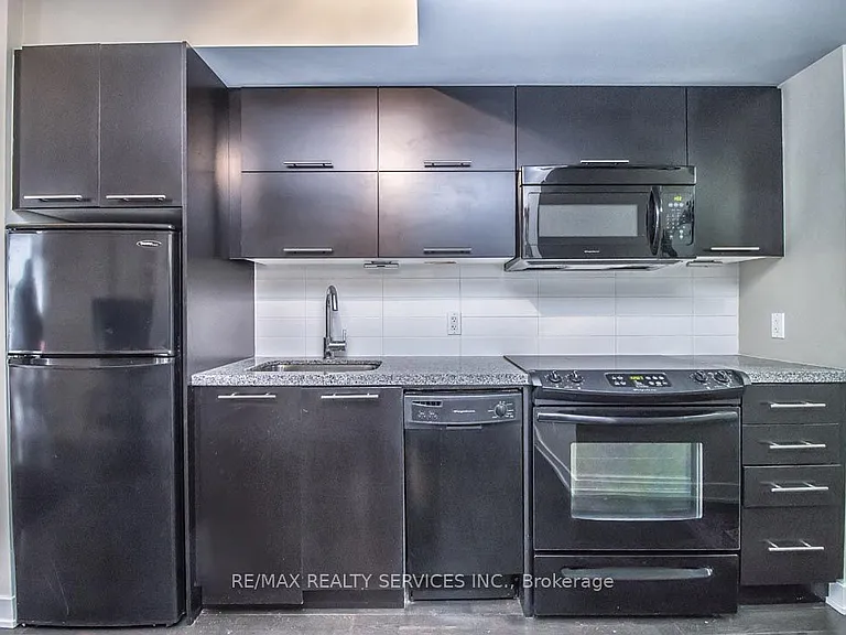 21 Nelson St #226 — Photo 7