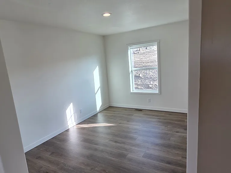 684 N Clark Heights Rd — Photo 7