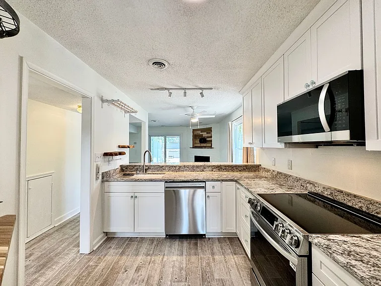 1509 Cypress Ave — Photo 8